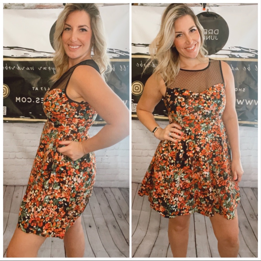 Floral fit and flare dress ❤️❤️❤️